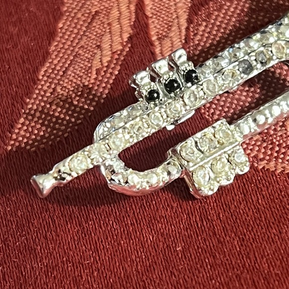 Vintage musical trumpet instruments pin - Picture 7 of 9